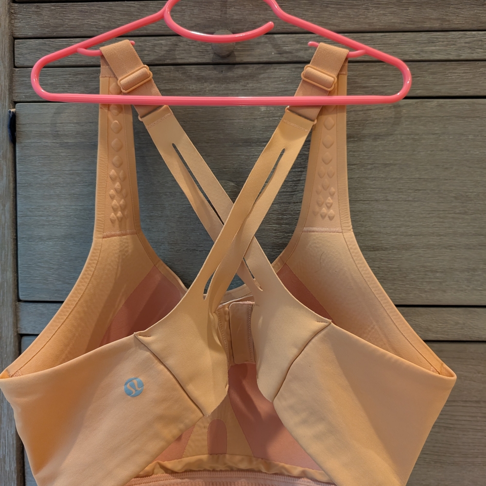lululemon athletica Tan Sports Bra - Picture 2 of 3